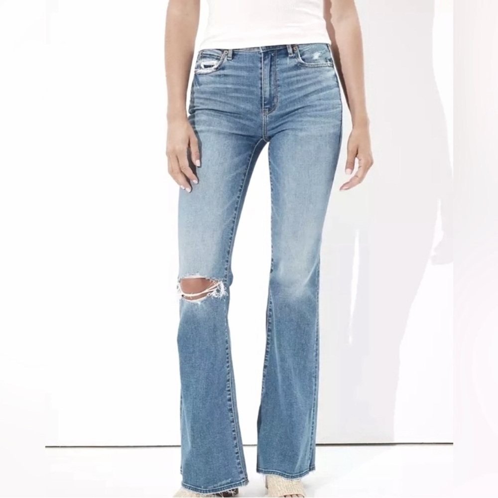 American eagle AE stretch super high rise flare blue jeans distressed sz 2 short